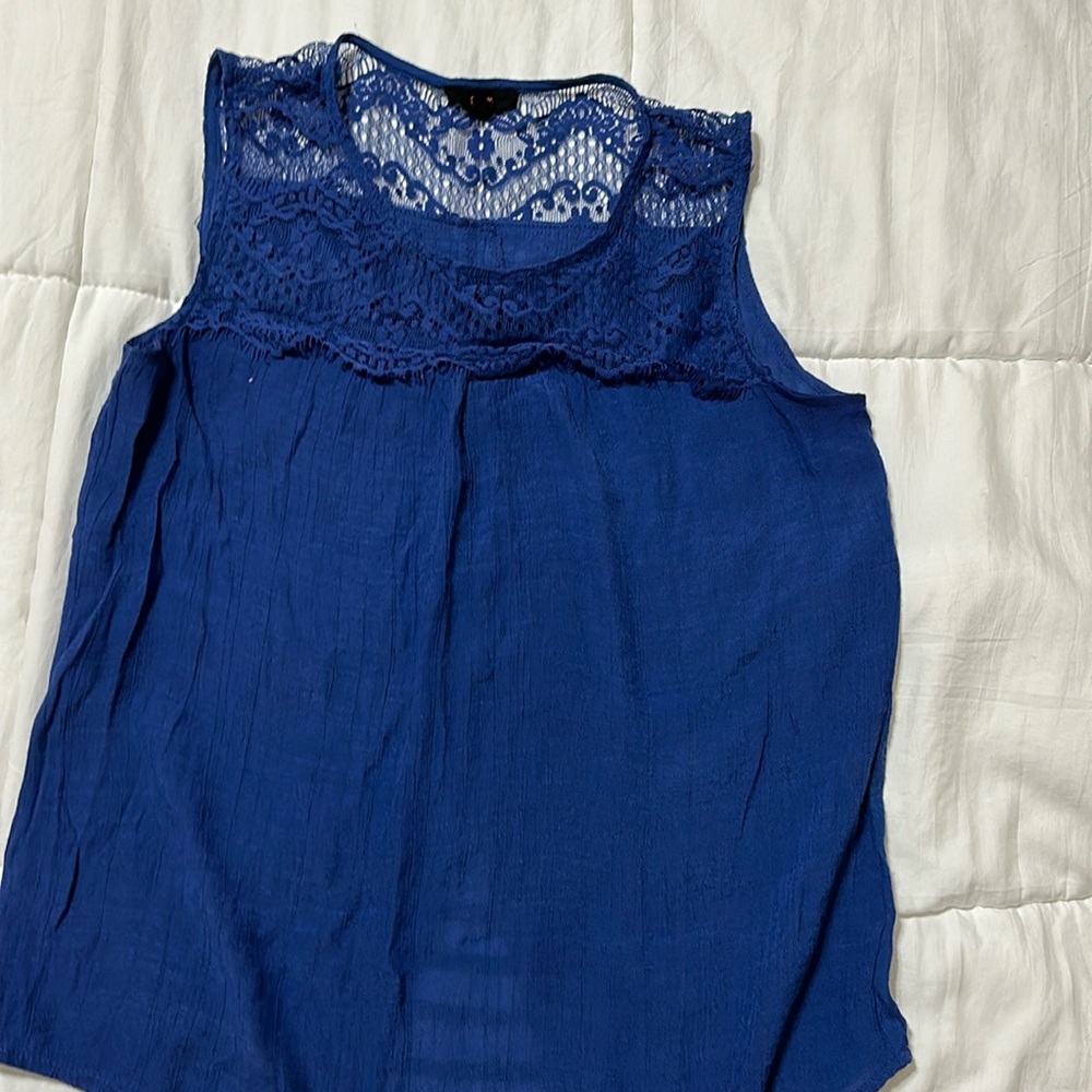 High-low sheer/ lace top